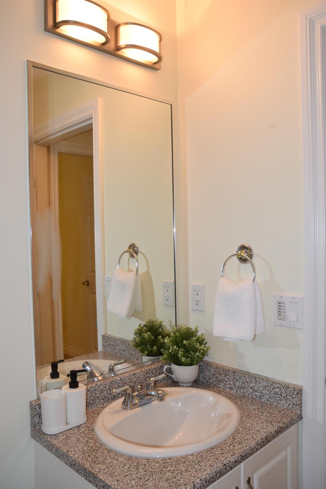 A Private Suite In Port Moody Экстерьер фото