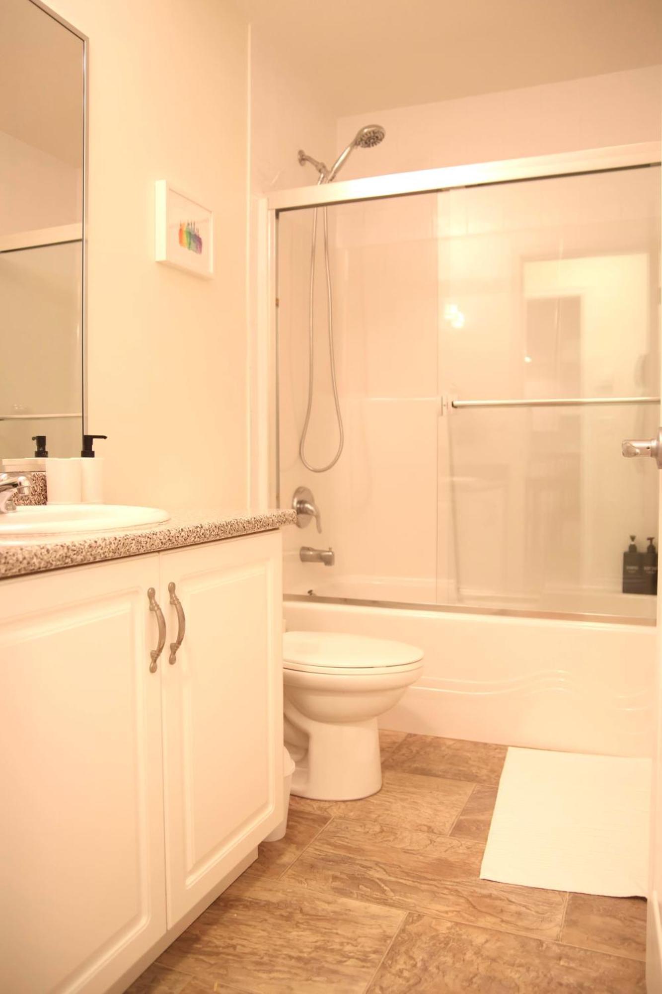 A Private Suite In Port Moody Экстерьер фото